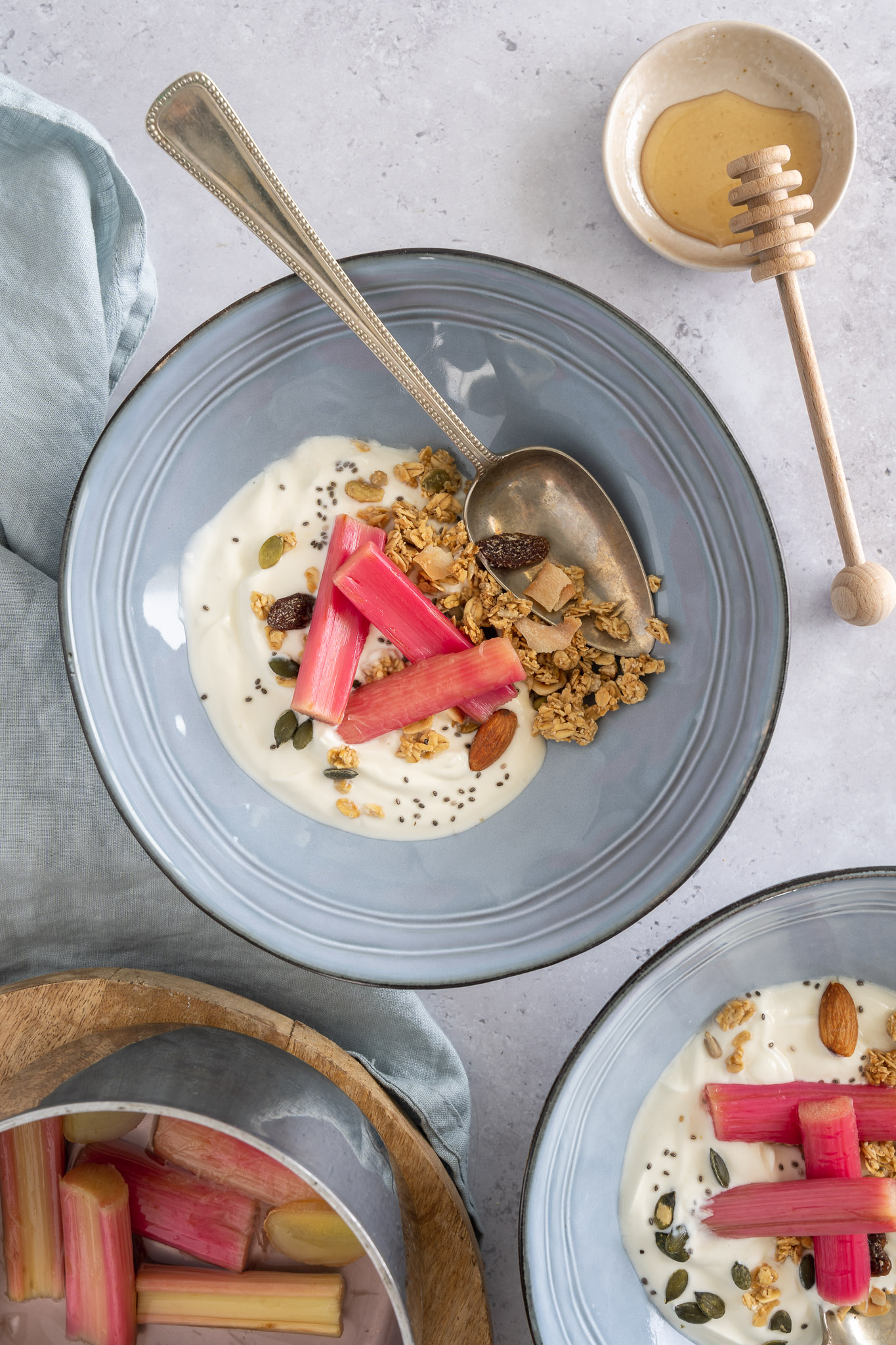 Greek yoghurt with poached rhubarb with ginger