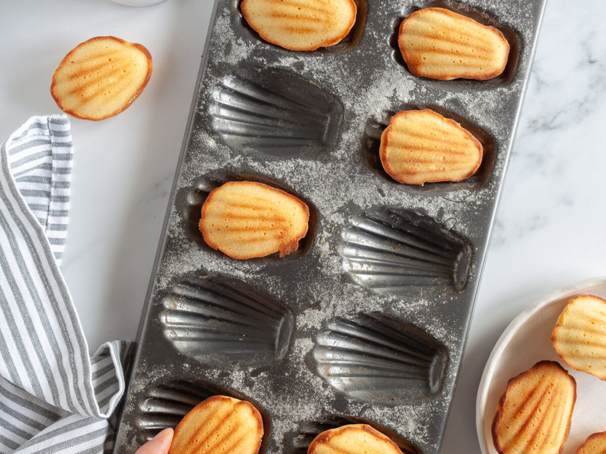 French Madeleines Recipe - Delizzious Food Fotografie en Styling