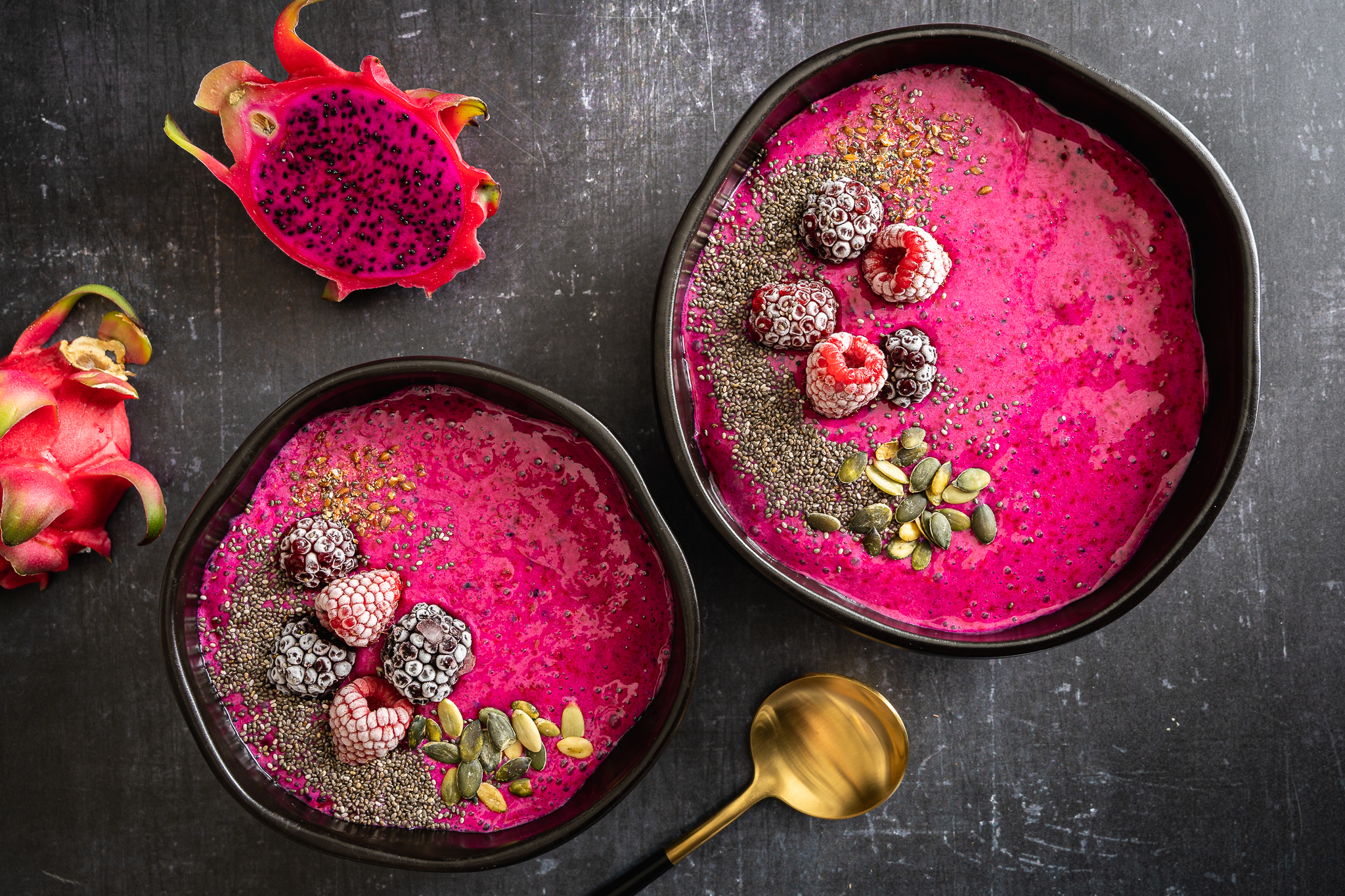 smoothie bowl dragon fruit Delizzious Photography