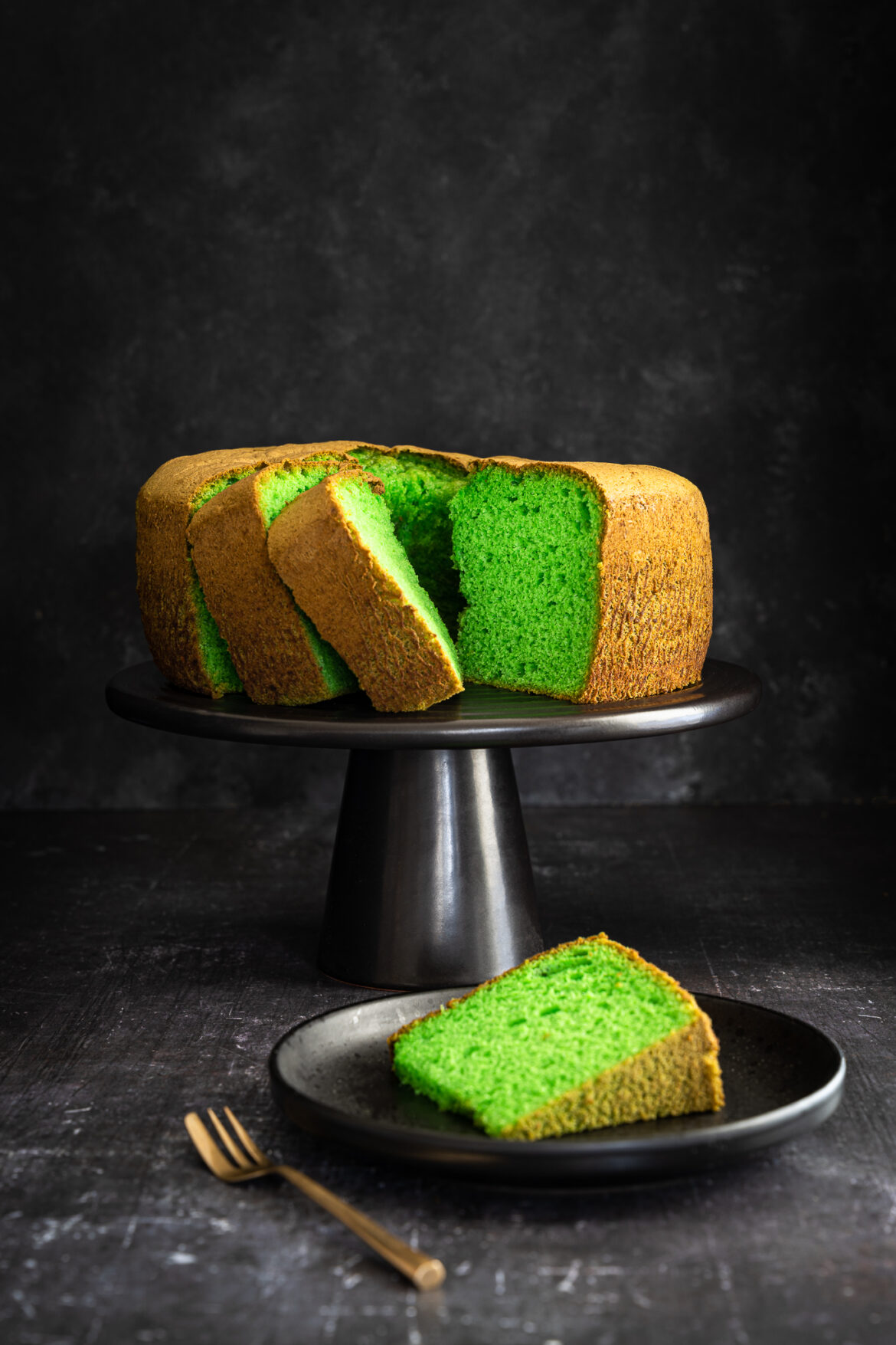 Portfolio werk door Lizzy Komen (Delizzious Photography) uit Amsterdam. Food fotograaf, stylist and recept ontwikkelaar. Indonesisch Kookboek food fotografie - Sponge Cake Pandan