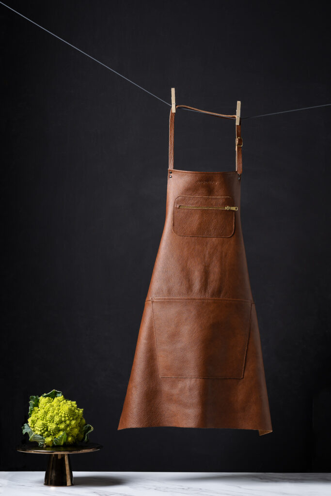 Dutchdeluxes Classic Brown Zipper Apron- Delizzious Food Photography